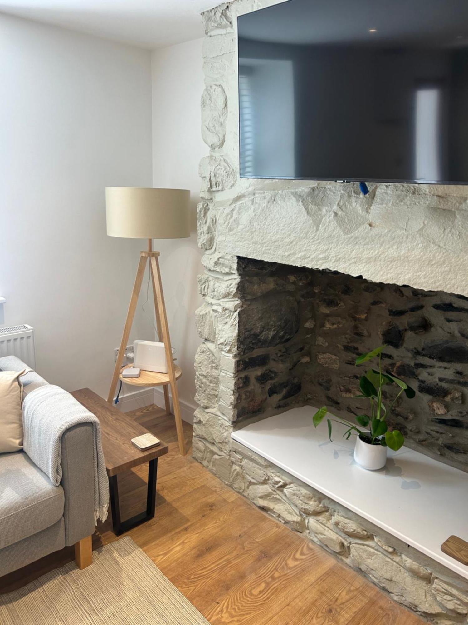 Cosy Modern Miners Cottage Llanllechid Eksteriør bilde