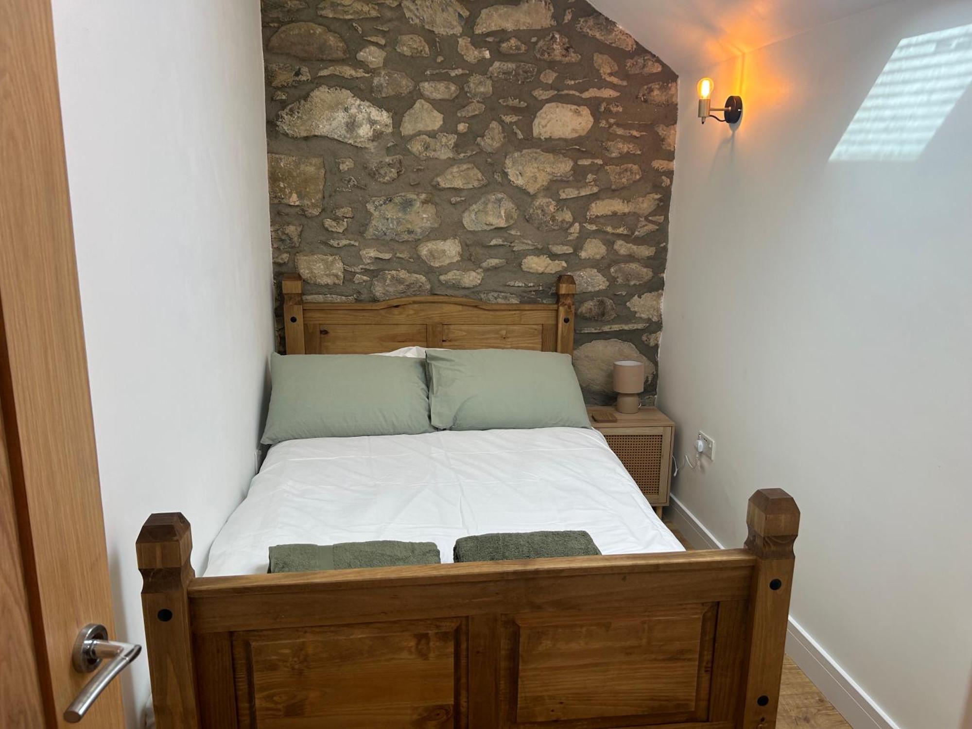 Cosy Modern Miners Cottage Llanllechid Eksteriør bilde